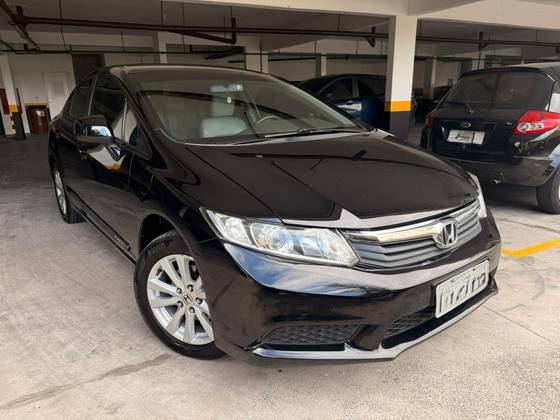 HONDA CIVIC 1.8 LXS 16V FLEX 4P AUTOMÁTICO HONDA CIVIC 1.8 LXS 16V FLEX 4P AUTOMÁTICO